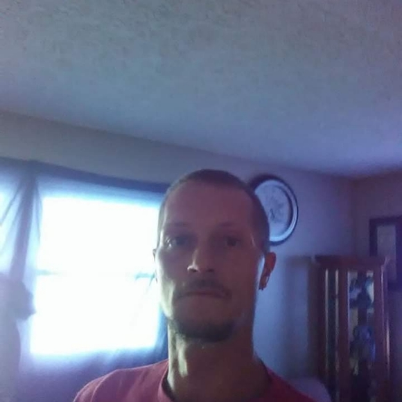 Meet your Posher, Chris - Picture 2 of 4